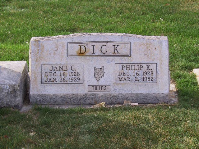 lápida de PHILIP K DICK SU HERMANA JENE Y SU GATO TWINS